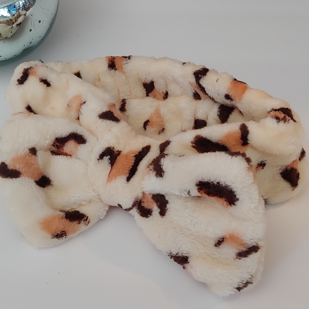 Furry Fuzzy Elastic Bow Headbands - Picture 4 of 4